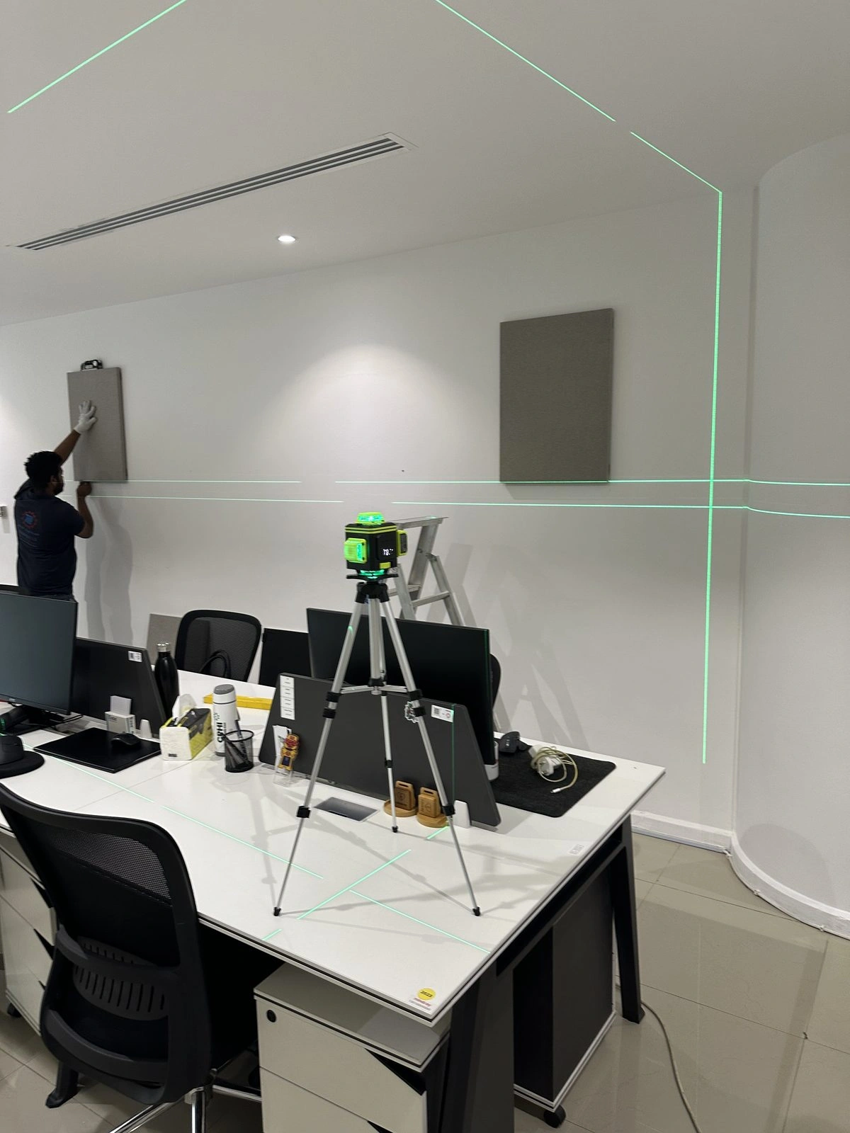 Mindray Medical — installation with laser level
